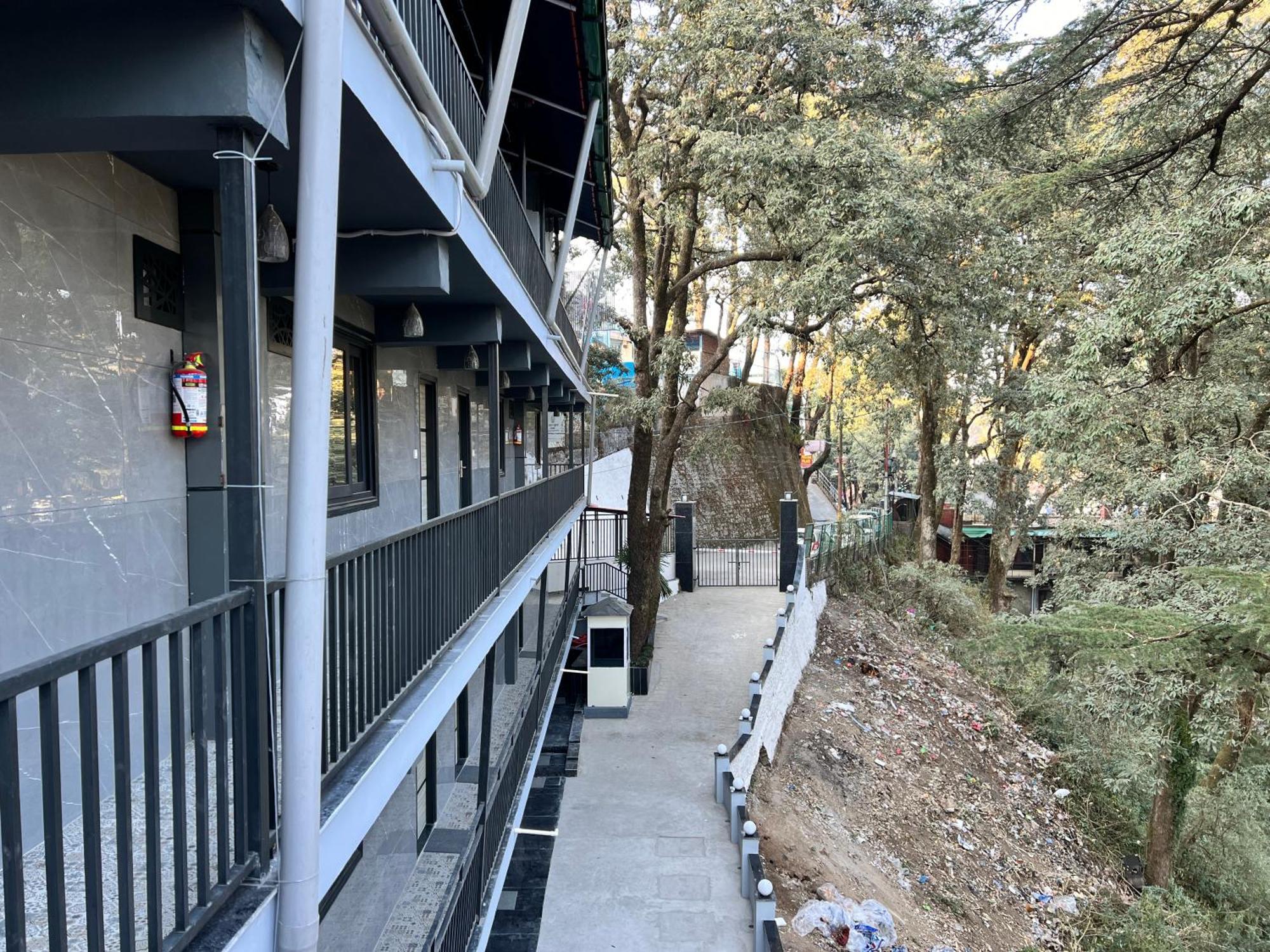 Hotel Pride Inn - 800 Mts From Mall Road Mussoorie Exterior photo